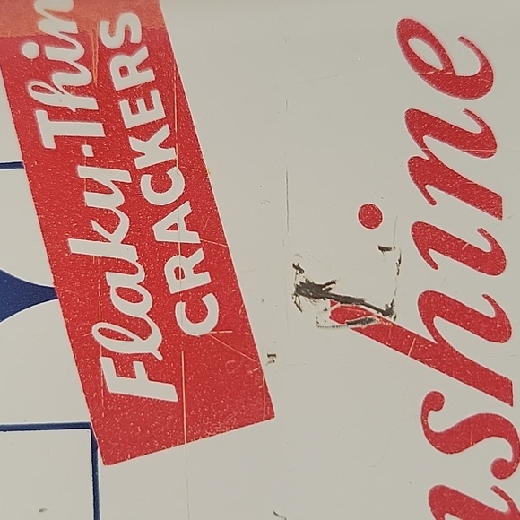 Vintage Sunshine Krispy Cracker Tin. 14.5 Ounces. Good Condition. - Picture 11 of 15